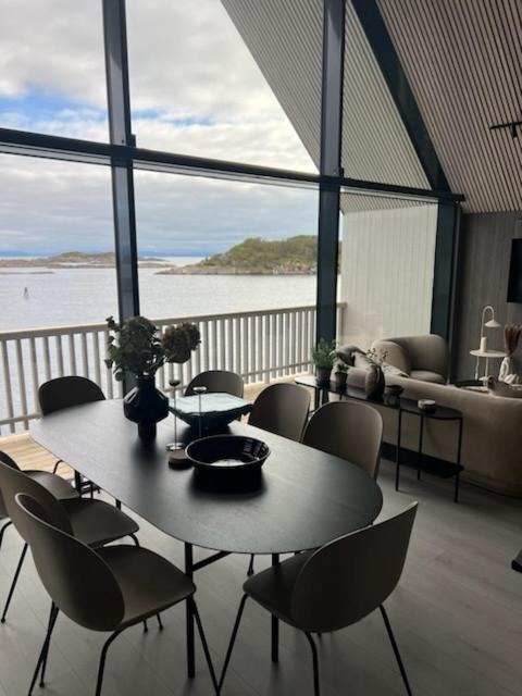 Lofoten Bryggeleiligheter Henningsvaer Ruang foto